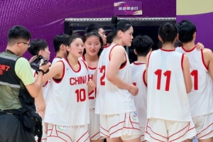 中国U17女篮热身赛击败新西兰拿首胜 李沅珊30分 庞云舒11分14板